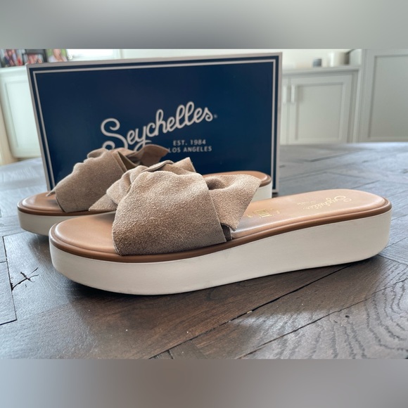 Seychelles Coast Knotted Slide Sandals in Taupe Suede - Picture 2 of 4